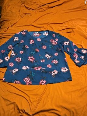 Women's Teal Floral Bell Sleeve Top